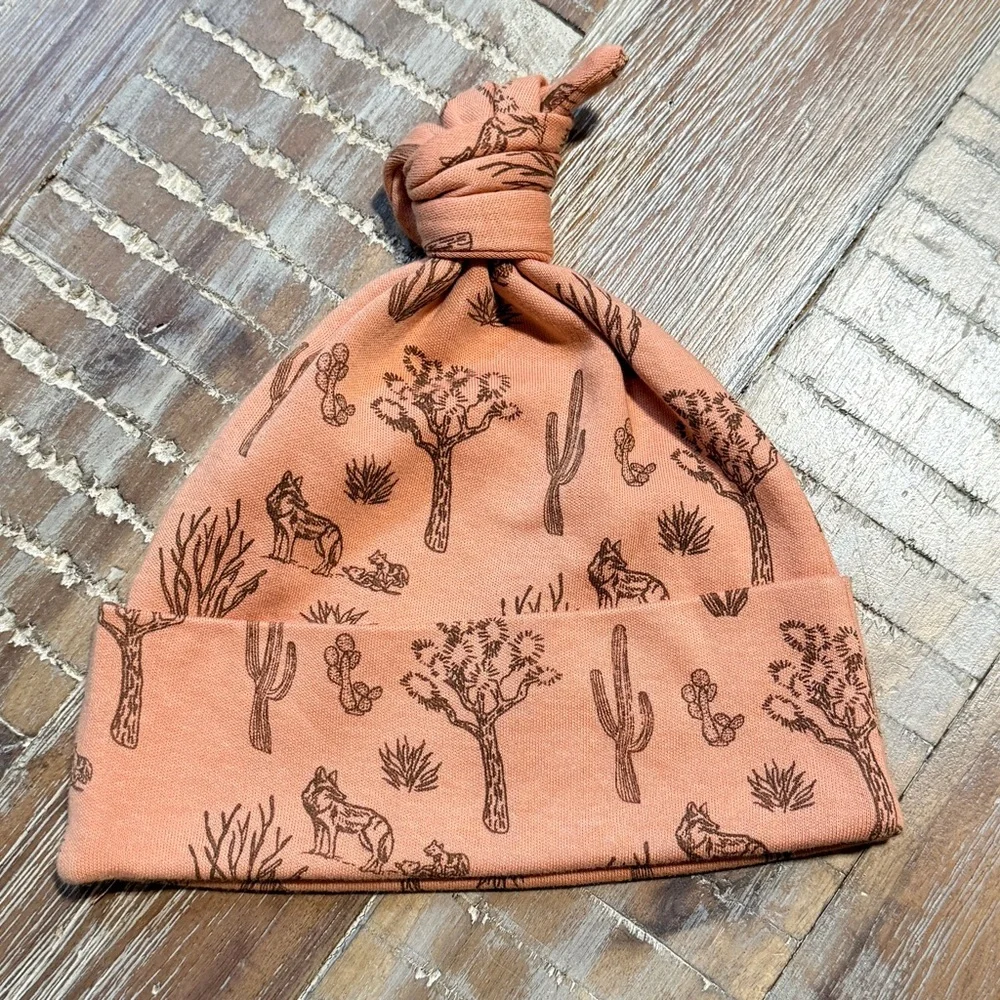 3/$15 Kate Quinn knotted baby hat
